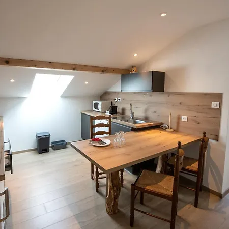 D'hotes - Nos Racines Bed and Breakfast 3*