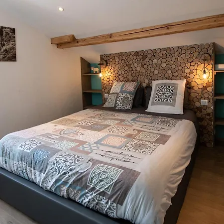D'hotes - Nos Racines Bed and Breakfast 3*