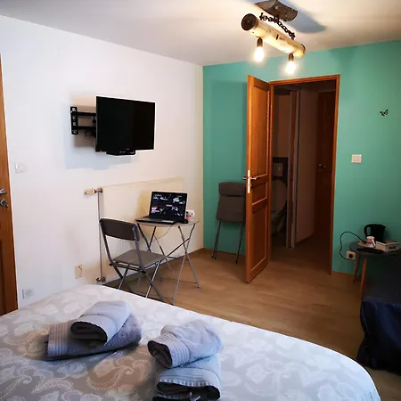 D'hotes - Nos Racines Bed and Breakfast 3*
